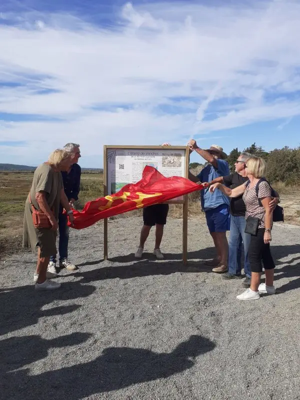 Découverte du panneau présentant l'étang de Vendres